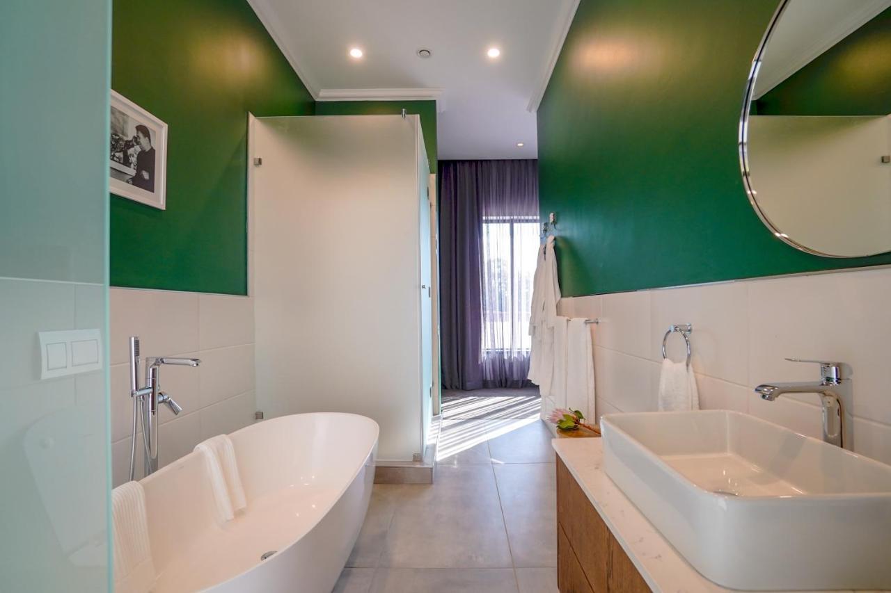 Sanctuary Mandela Hotel Johannesburg Exterior photo